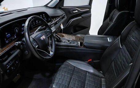 Cadillac Escalade V, 2023 год, 13 390 000 рублей, 16 фотография