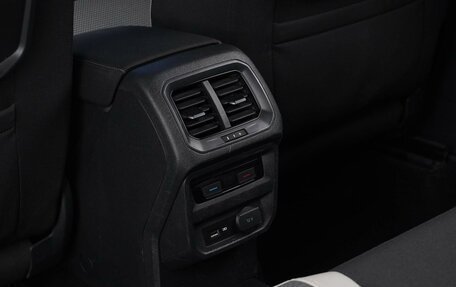 Volkswagen Tiguan II, 2018 год, 2 888 444 рублей, 12 фотография