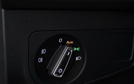 Volkswagen Tiguan II, 2018 год, 2 888 444 рублей, 17 фотография
