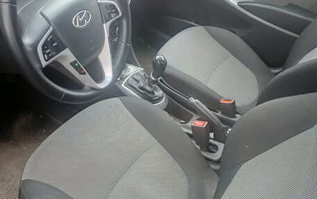 Hyundai Solaris II рестайлинг, 2013 год, 650 000 рублей, 8 фотография