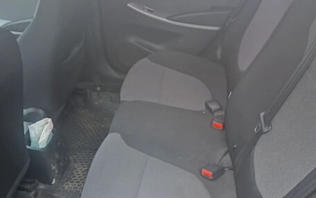 Hyundai Solaris II рестайлинг, 2013 год, 650 000 рублей, 9 фотография