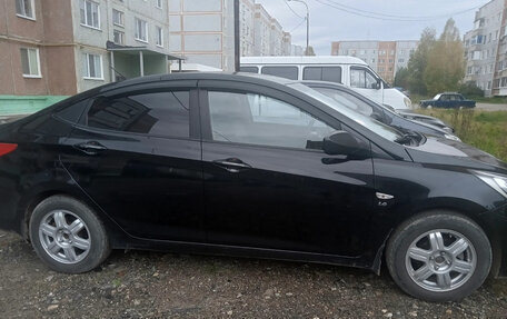 Hyundai Solaris II рестайлинг, 2013 год, 650 000 рублей, 5 фотография