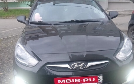 Hyundai Solaris II рестайлинг, 2013 год, 650 000 рублей, 3 фотография