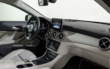 Mercedes-Benz GLA, 2016 год, 2 300 000 рублей, 15 фотография