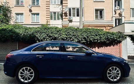 Mercedes-Benz A-Класс, 2021 год, 3 000 000 рублей, 2 фотография