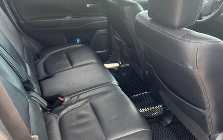 Mitsubishi Outlander III рестайлинг 3, 2013 год, 1 430 000 рублей, 8 фотография