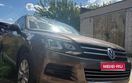 Volkswagen Touareg III, 2011 год, 1 175 000 рублей, 1 фотография