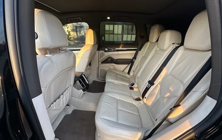 Porsche Cayenne III, 2011 год, 2 650 000 рублей, 18 фотография
