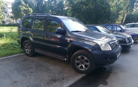 Toyota Land Cruiser Prado 120 рестайлинг, 2005 год, 1 800 000 рублей, 2 фотография