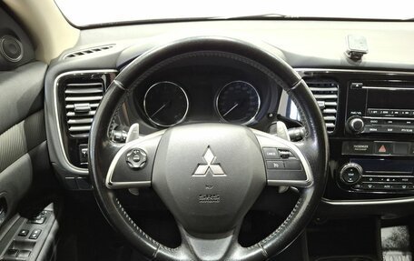 Mitsubishi Outlander III рестайлинг 3, 2014 год, 1 550 000 рублей, 10 фотография