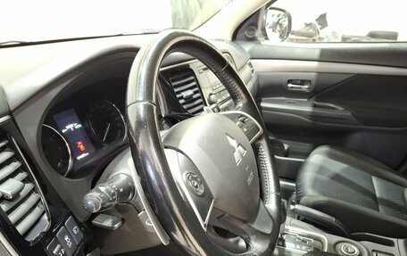 Mitsubishi Outlander III рестайлинг 3, 2014 год, 1 550 000 рублей, 25 фотография
