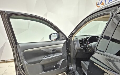 Mitsubishi Outlander III рестайлинг 3, 2014 год, 1 550 000 рублей, 23 фотография