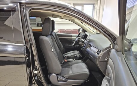 Mitsubishi Outlander III рестайлинг 3, 2014 год, 1 550 000 рублей, 31 фотография