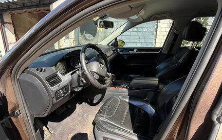 Volkswagen Touareg III, 2011 год, 1 175 000 рублей, 13 фотография