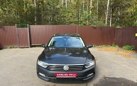 Volkswagen Passat B8 рестайлинг, 2017 год, 1 750 000 рублей, 2 фотография