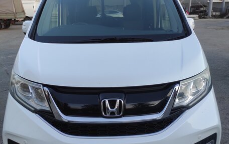 Honda Stepwgn IV, 2016 год, 2 000 000 рублей, 8 фотография