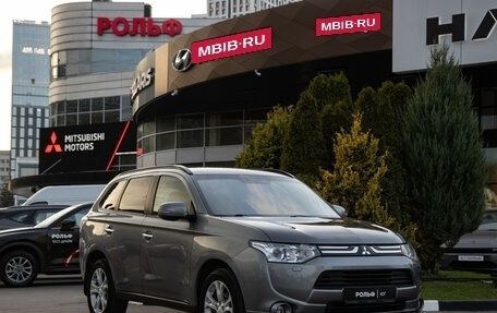 Mitsubishi Outlander III рестайлинг 3, 2012 год, 1 578 000 рублей, 2 фотография