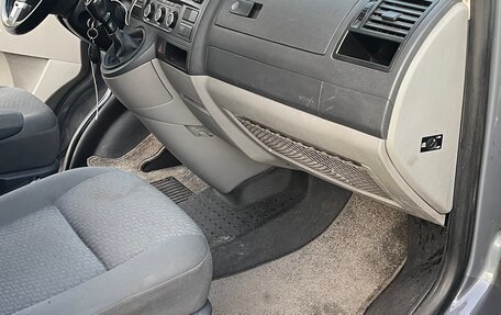 Volkswagen Caravelle T5, 2012 год, 2 000 000 рублей, 7 фотография