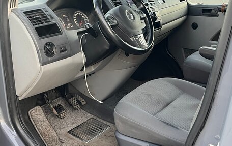 Volkswagen Caravelle T5, 2012 год, 2 000 000 рублей, 6 фотография