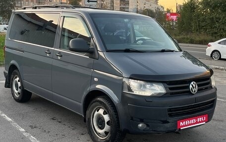 Volkswagen Caravelle T5, 2012 год, 2 000 000 рублей, 2 фотография