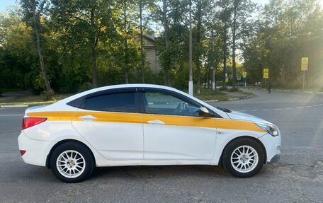 Hyundai Solaris II рестайлинг, 2016 год, 430 000 рублей, 3 фотография