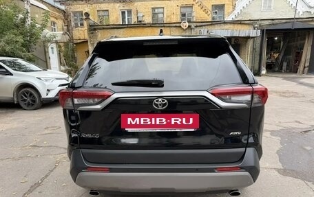 Toyota RAV4, 2020 год, 3 600 000 рублей, 2 фотография