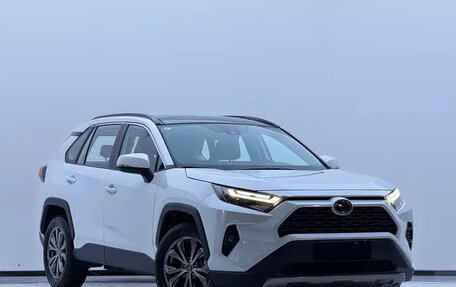 Toyota RAV4, 2024 год, 3 320 000 рублей, 3 фотография