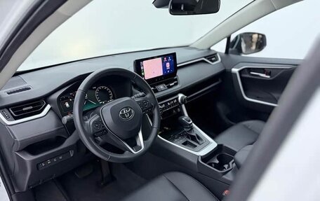 Toyota RAV4, 2024 год, 3 320 000 рублей, 5 фотография
