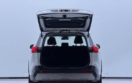 Toyota RAV4, 2024 год, 3 320 000 рублей, 14 фотография
