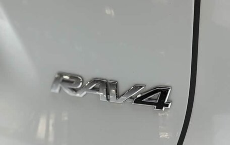 Toyota RAV4, 2024 год, 3 320 000 рублей, 28 фотография