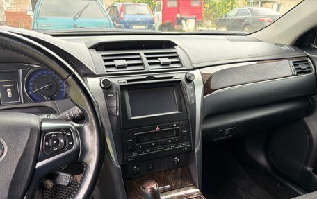 Toyota Camry, 2017 год, 1 750 000 рублей, 10 фотография