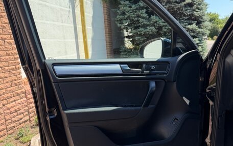 Volkswagen Touareg III, 2012 год, 2 050 000 рублей, 13 фотография