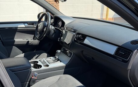 Volkswagen Touareg III, 2012 год, 2 050 000 рублей, 16 фотография