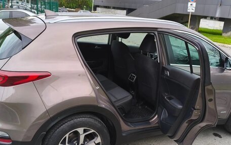 KIA Sportage IV рестайлинг, 2018 год, 2 500 000 рублей, 10 фотография