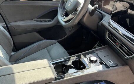 Volkswagen Tiguan, 2024 год, 4 200 000 рублей, 13 фотография