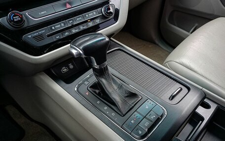 KIA Carnival III, 2017 год, 2 066 500 рублей, 14 фотография