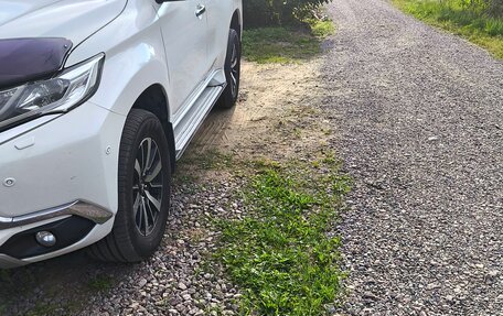 Mitsubishi Pajero Sport III рестайлинг, 2017 год, 2 600 000 рублей, 2 фотография