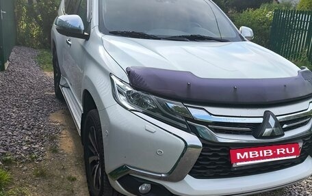 Mitsubishi Pajero Sport III рестайлинг, 2017 год, 2 600 000 рублей, 4 фотография