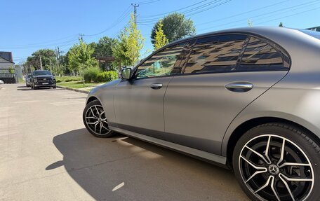 Mercedes-Benz E-Класс, 2022 год, 5 000 000 рублей, 9 фотография