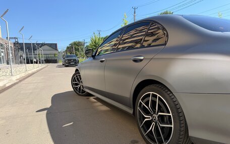 Mercedes-Benz E-Класс, 2022 год, 5 000 000 рублей, 8 фотография