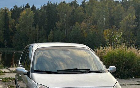 Renault Scenic III, 2005 год, 300 000 рублей, 2 фотография