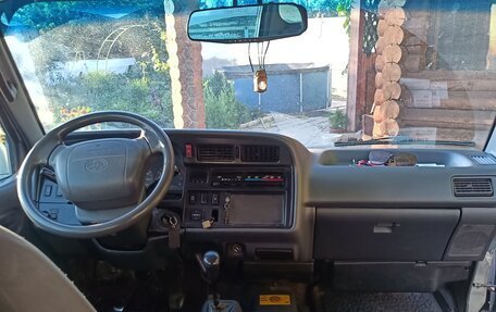 Toyota HiAce H100, 2003 год, 555 000 рублей, 8 фотография