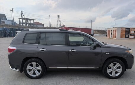 Toyota Highlander III, 2011 год, 1 960 000 рублей, 6 фотография
