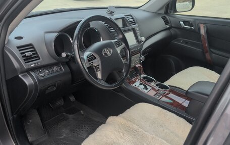 Toyota Highlander III, 2011 год, 1 960 000 рублей, 9 фотография
