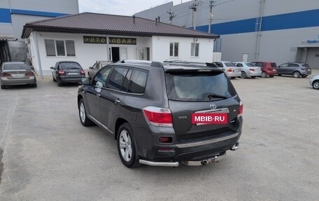 Toyota Highlander III, 2011 год, 1 960 000 рублей, 4 фотография