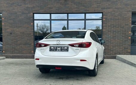 Mazda 3, 2018 год, 2 000 000 рублей, 10 фотография