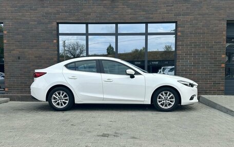 Mazda 3, 2018 год, 2 000 000 рублей, 11 фотография