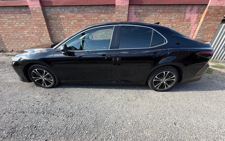 Toyota Camry, 2020 год, 2 000 000 рублей, 6 фотография