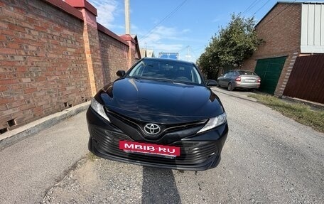 Toyota Camry, 2020 год, 2 000 000 рублей, 2 фотография
