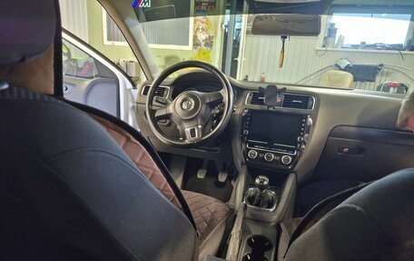 Volkswagen Jetta VI, 2014 год, 1 030 000 рублей, 3 фотография